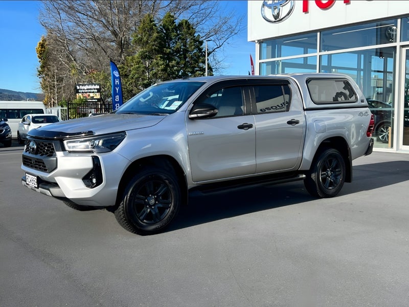 2025 Toyota Hilux SR5 Hybrid 4WD Auto image 3