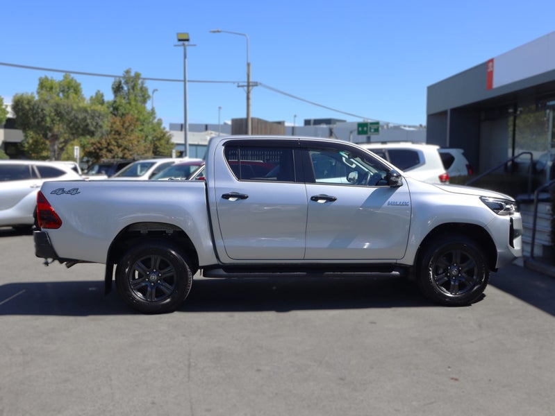 2025 Toyota Hilux SR5 HYBRID, Push Start image 4