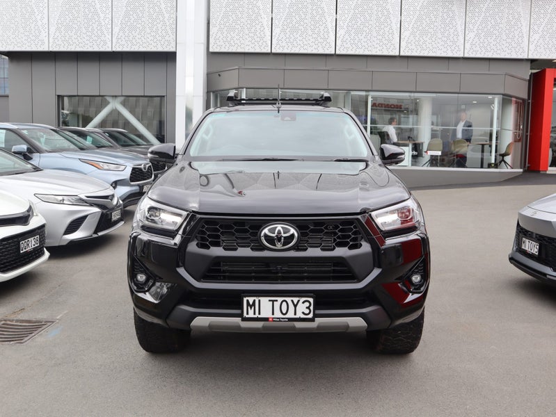 2025 Toyota Hilux Sr5 Td Dc 2.8Dmht image 3