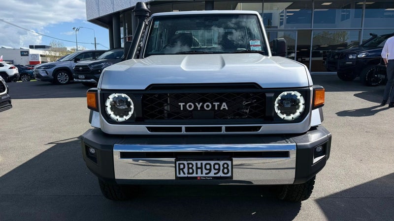 2025 Toyota Land Cruiser 2.8DT 6AT Double cab image 2