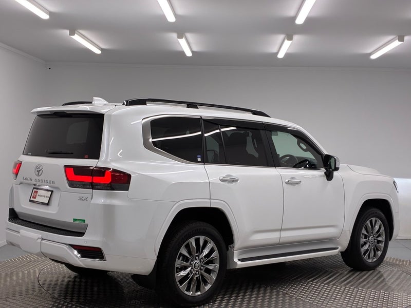 2025 Toyota Land Cruiser 300 3.5P ZX 4WD image 3