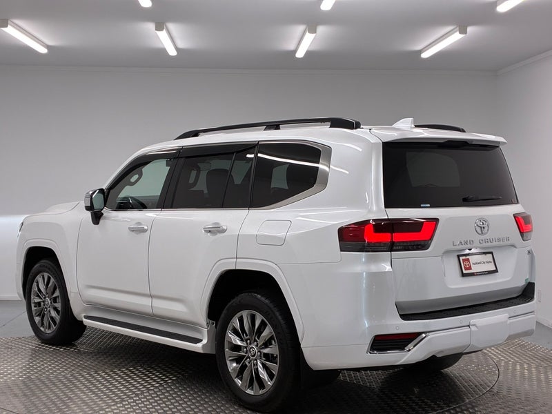 2025 Toyota Land Cruiser 300 3.5P ZX 4WD image 5
