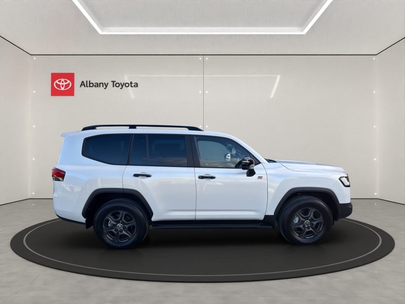 2025 Toyota Land Cruiser 300 GR Sport image 2