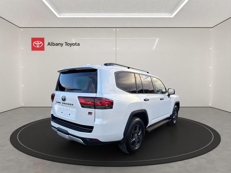 2025 Toyota Land Cruiser 300 GR Sport image 3