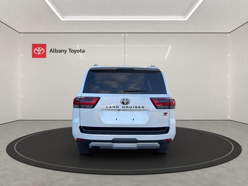 2025 Toyota Land Cruiser 300 GR Sport image 4