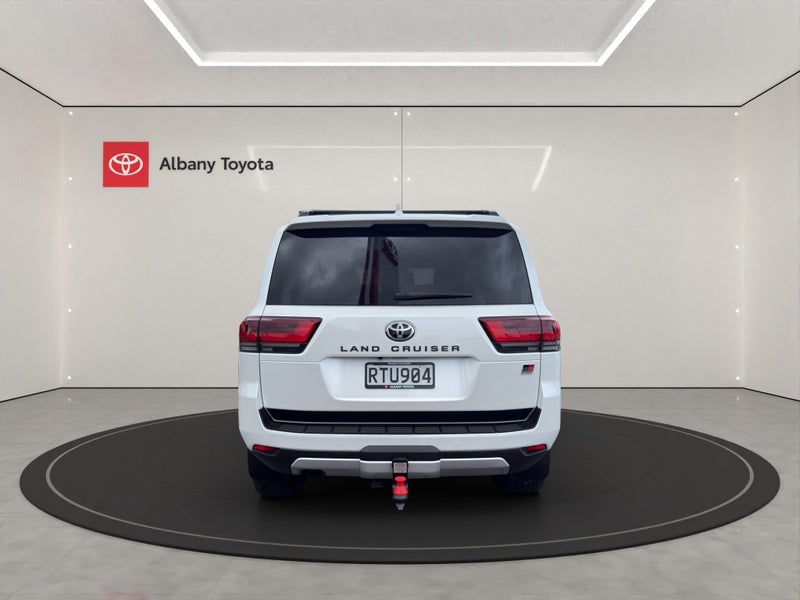2025 Toyota Land Cruiser 300 GR Sport 3.3DT 10A... image 4