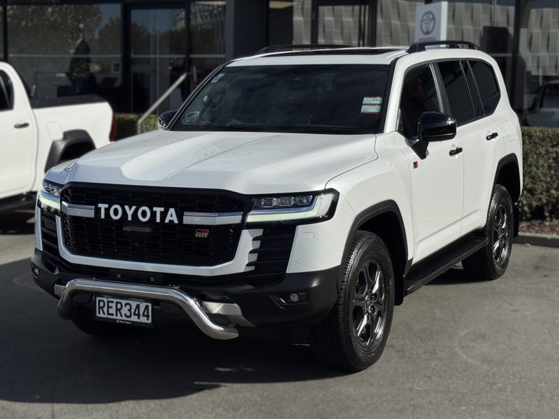 2025 Toyota Land Cruiser 300 GR Sport 3.3L Twin... image 3