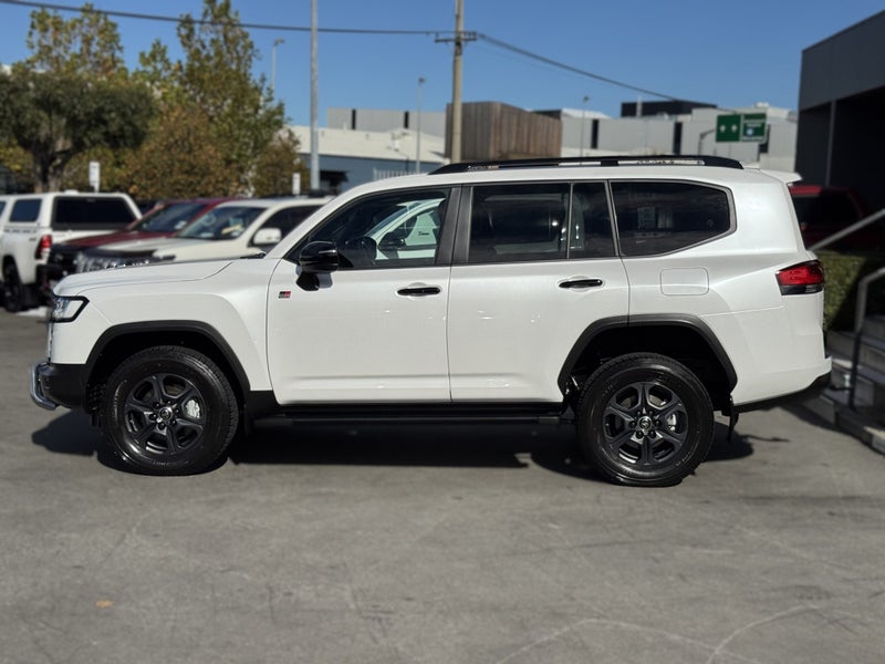 2025 Toyota Land Cruiser 300 GR Sport 3.3L Twin... image 4