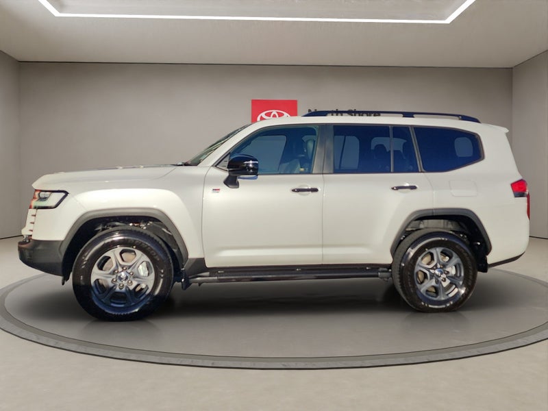 2025 Toyota Land Cruiser 300 GR Sport 3.5L Petr... image 4