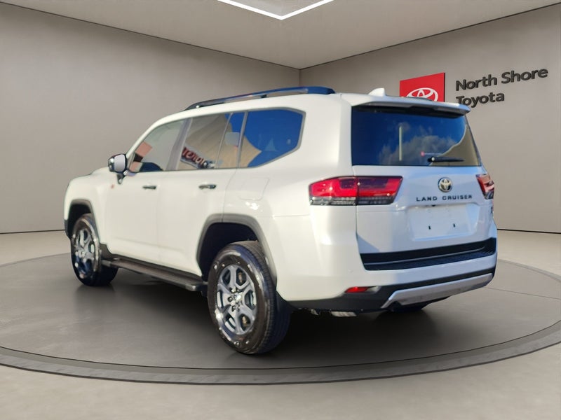 2025 Toyota Land Cruiser 300 GR Sport 3.5L Petr... image 5