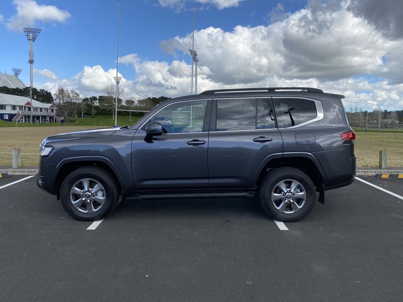 2025 Toyota Land Cruiser 300 VX 3.3L V6 Twin Tu... image 4