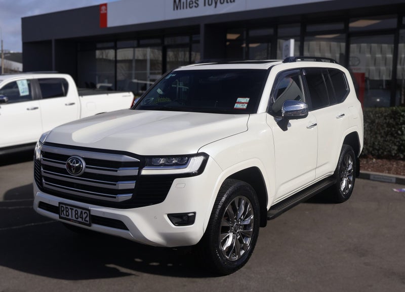 2025 Toyota Land Cruiser 300 VX Limited 3.3DT 1... image 3