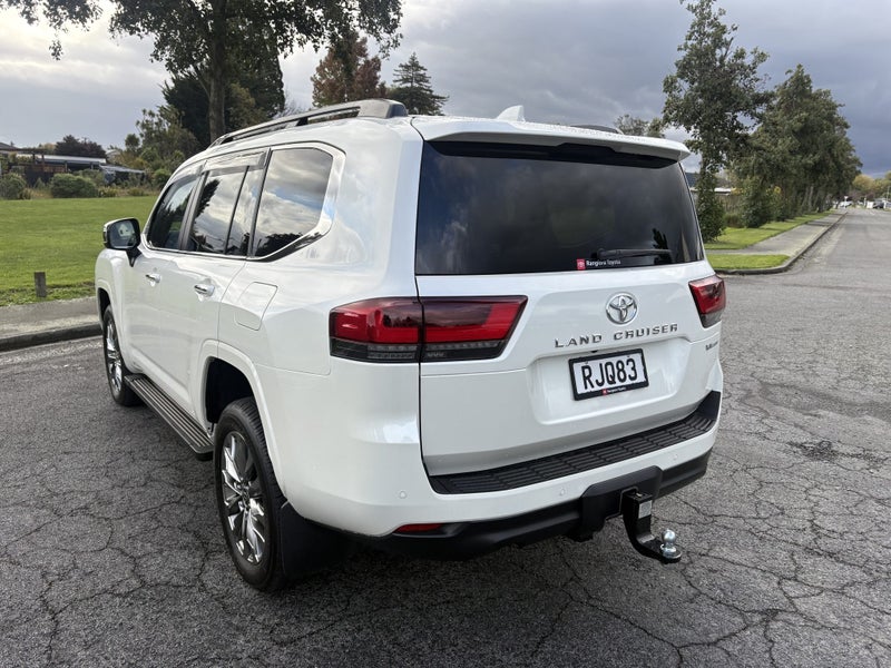 2025 Toyota Land Cruiser 300 VX Limited 3.3DT 1... image 2