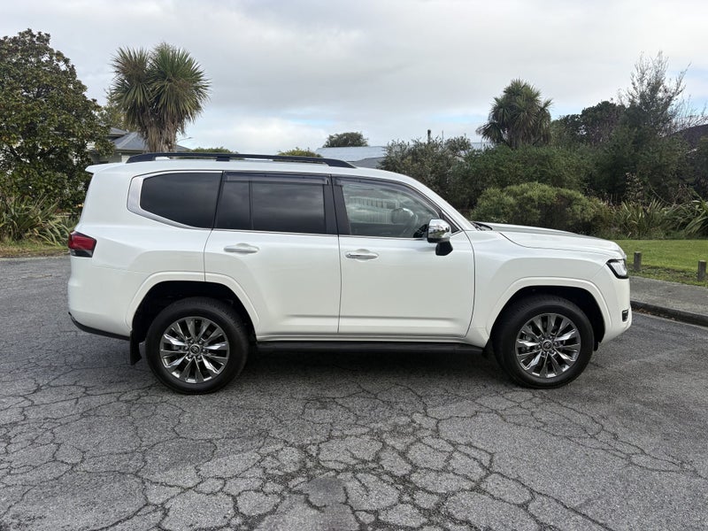 2025 Toyota Land Cruiser 300 VX Limited 3.3DT 1... image 3