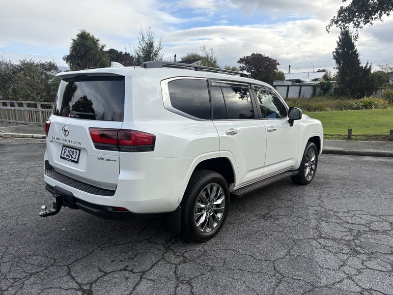 2025 Toyota Land Cruiser 300 VX Limited 3.3DT 1... image 5
