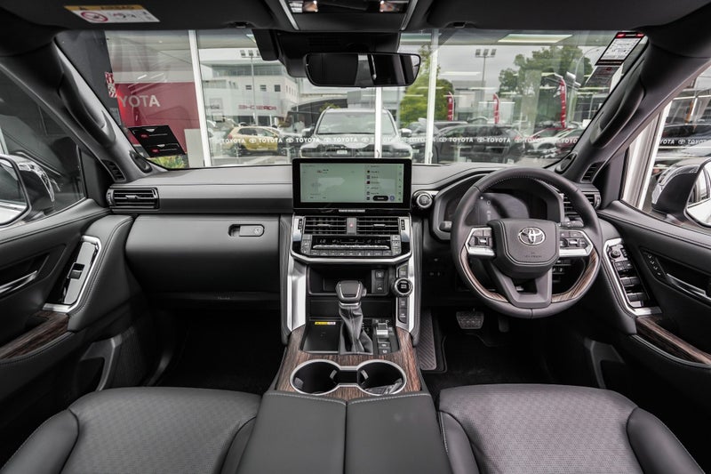 2025 Toyota Land Cruiser 300 VX Limited 3.3DT 1... image 2