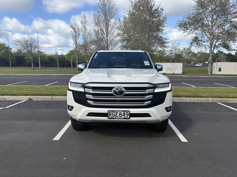 2025 Toyota Land Cruiser 300 VX Limited 3.3L V6... image 2