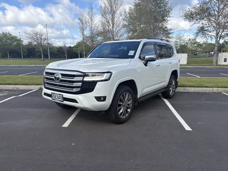 2025 Toyota Land Cruiser 300 VX Limited 3.3L V6... image 3