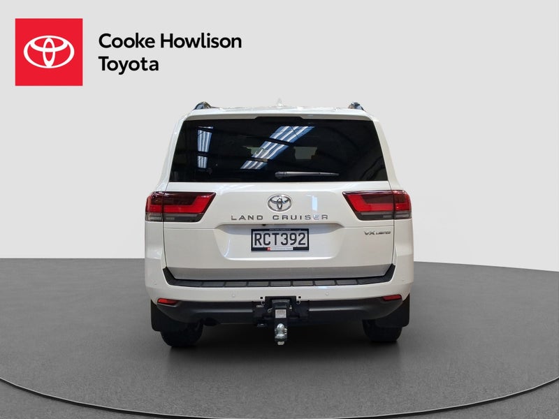 2025 Toyota Land Cruiser 300 VX Limited image 5