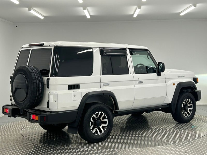 2025 Toyota Land Cruiser 70 2.8D 4WD image 3