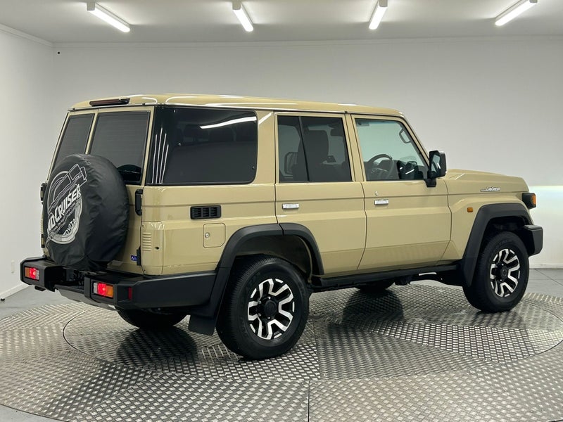 2025 Toyota Land Cruiser 70 2.8D 4WD image 3