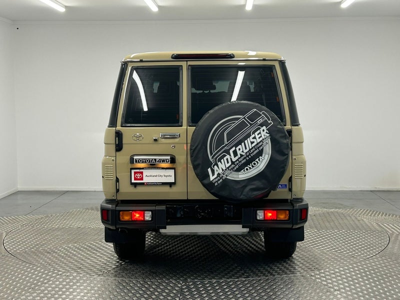 2025 Toyota Land Cruiser 70 2.8D 4WD image 4