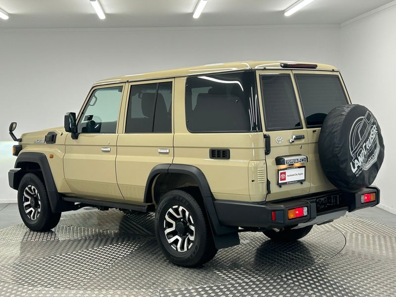 2025 Toyota Land Cruiser 70 2.8D 4WD image 5