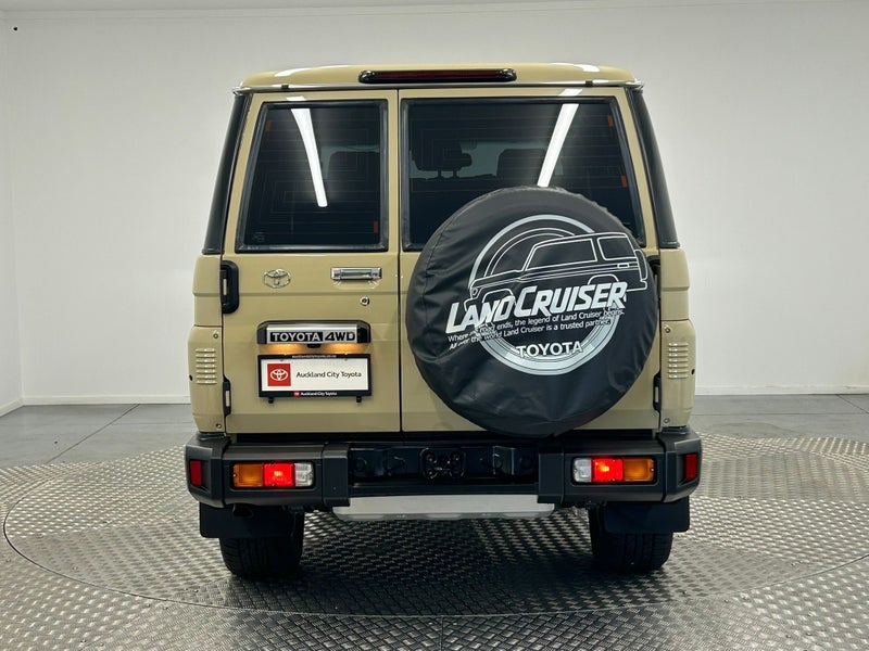 2025 Toyota Land Cruiser 70 2.8D 4WD image 4