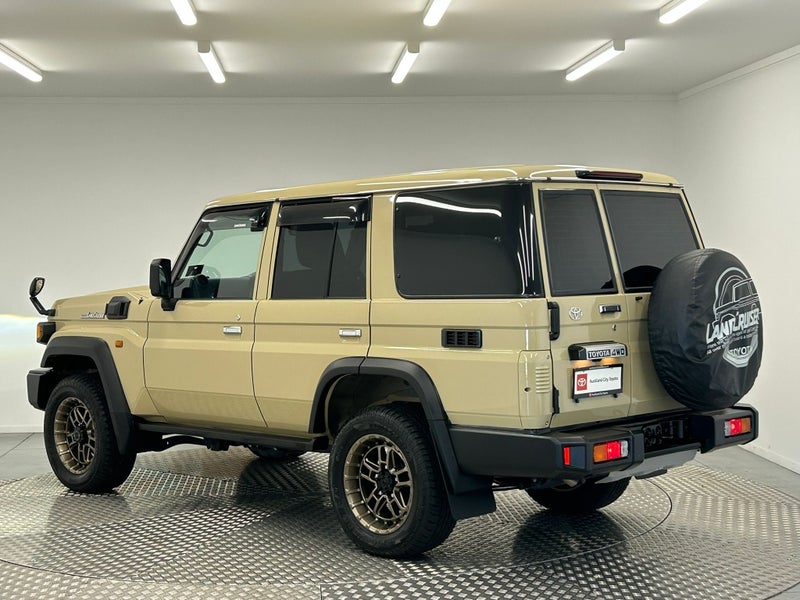 2025 Toyota Land Cruiser 70 2.8D 4WD image 5