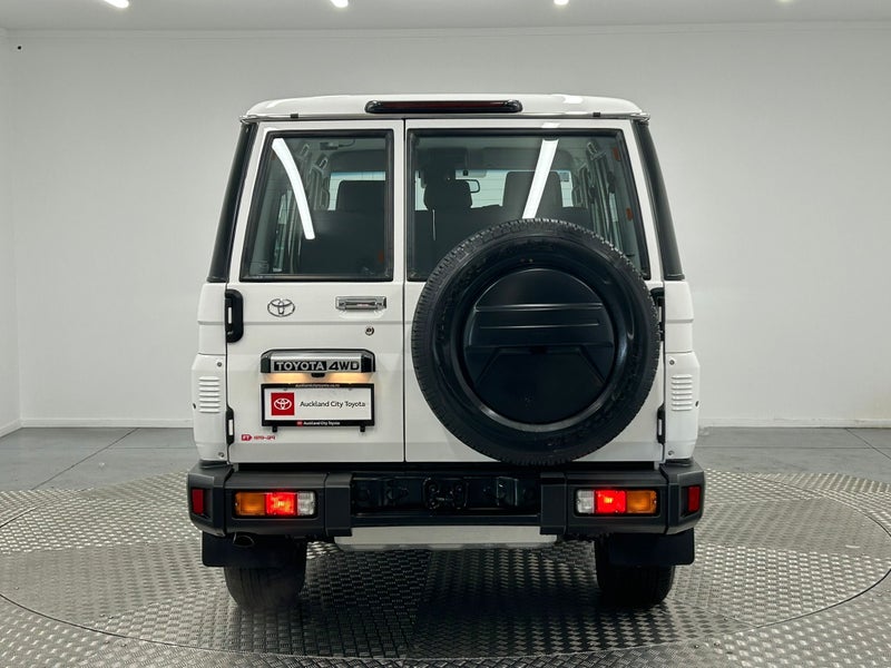 2025 Toyota Land Cruiser 70 2.8D AX 4WD image 4