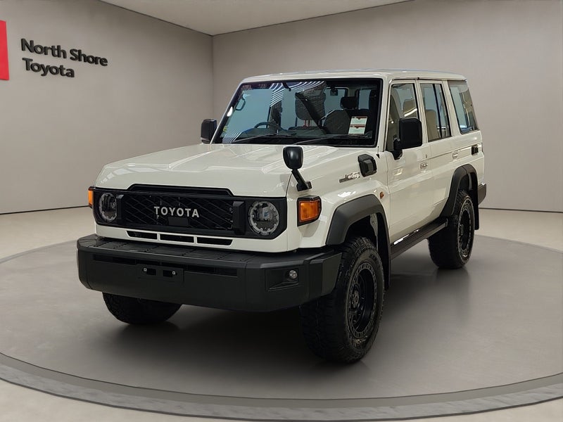 2025 Toyota Land Cruiser 70 2.8L Diesel Trubo 4... image 3