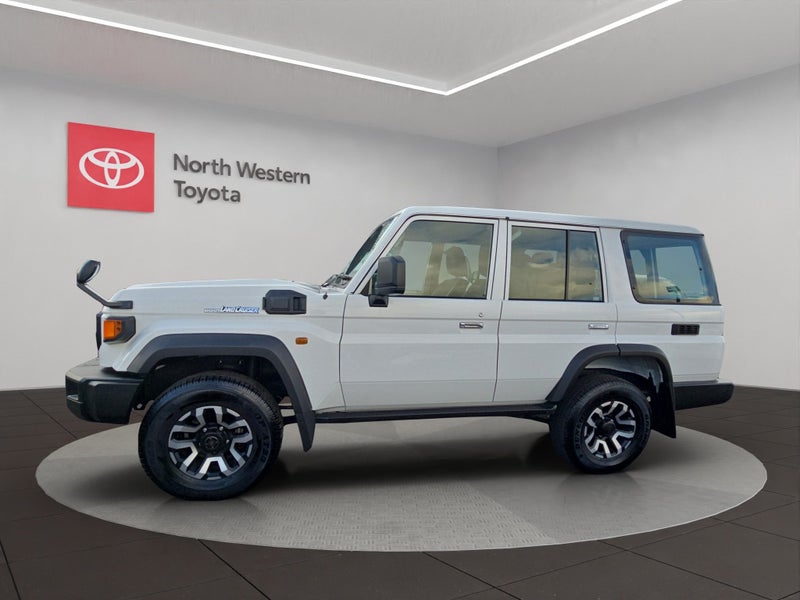 2025 Toyota Land Cruiser 70 2.8L Diesel Turbo 4... image 4