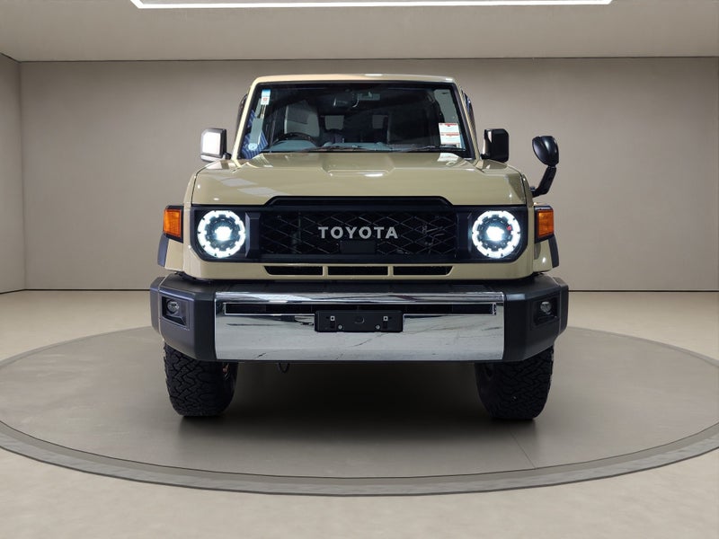 2025 Toyota Land Cruiser 70 2.8L Diesel Turbo 4WD image 2