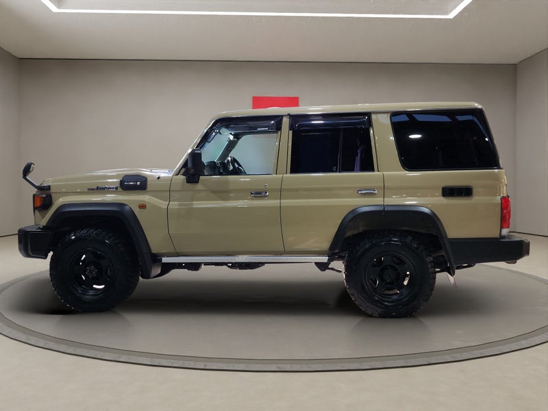 2025 Toyota Land Cruiser 70 2.8L Diesel Turbo 4WD image 4