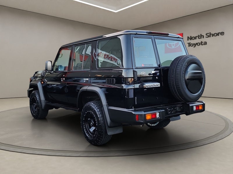 2025 Toyota Land Cruiser 70 2.8L Diesel Turbo 4WD image 5