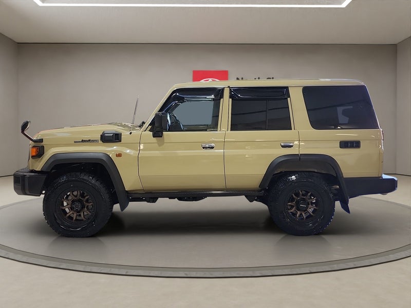 2025 Toyota Land Cruiser 70 2.8L Diesel Turbo 4WD image 4