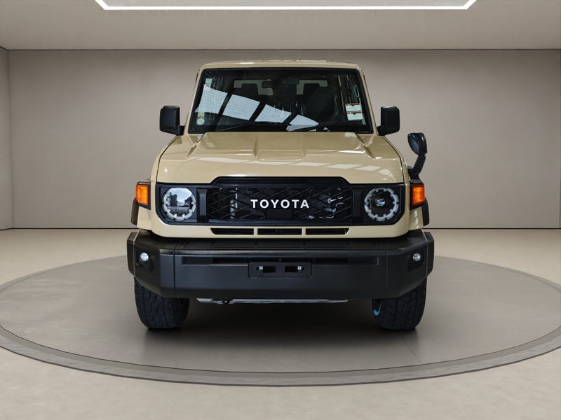 2025 Toyota Land Cruiser 70 2.8L Diesel Turbo 4WD image 2