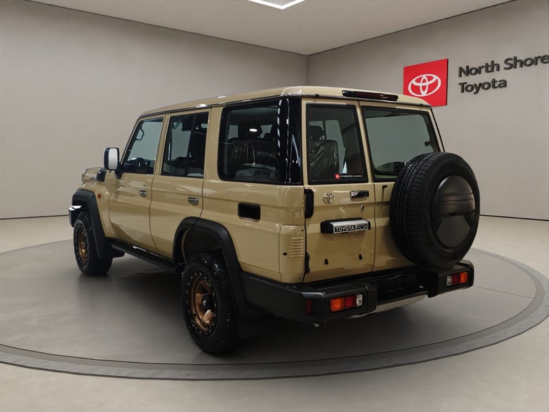 2025 Toyota Land Cruiser 70 2.8L Diesel Turbo 4WD image 5