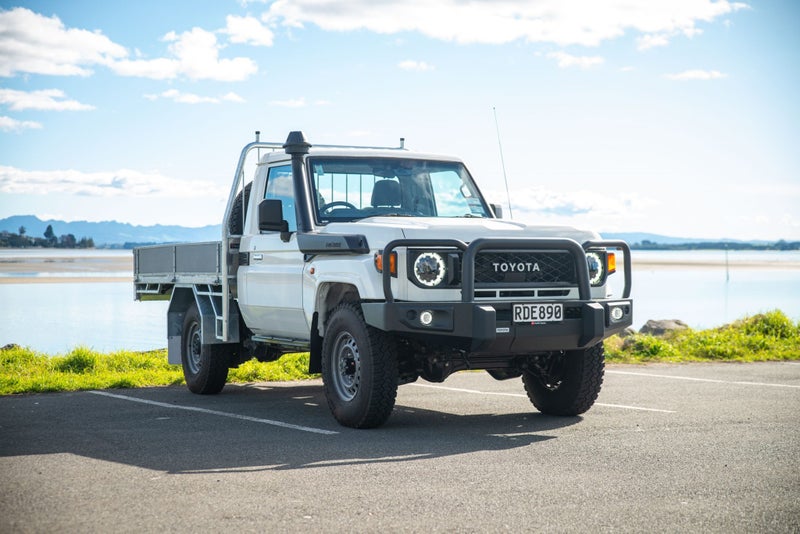 2025 Toyota Land Cruiser 70 4.5 V8 Manual Ready... image 4