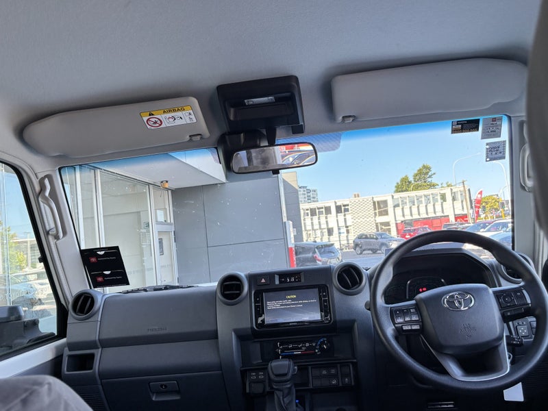 2025 Toyota Land Cruiser 70 LT 2.8 DIESEL POPUL... image 2