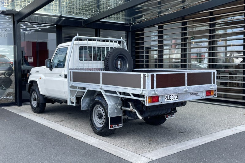 2025 Toyota Land Cruiser 70 LT 2.8 Turbo Diesel... image 2