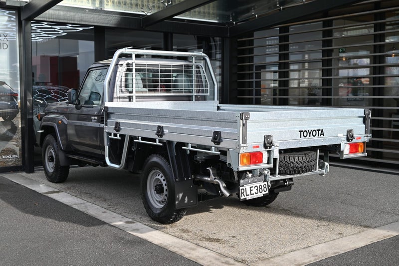 2025 Toyota Land Cruiser 70 LT 2.8 Turbo Diesel... image 2