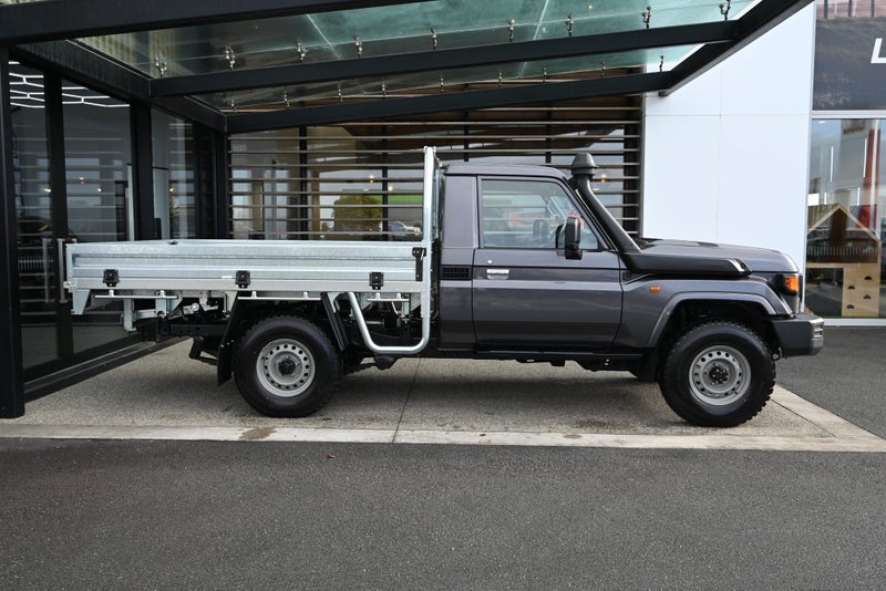 2025 Toyota Land Cruiser 70 LT 2.8 Turbo Diesel... image 5