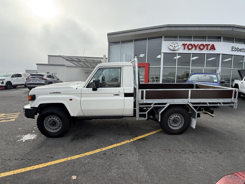 2025 Toyota Land Cruiser 70 LT 2.8DT 6AT 4WD SC... image 2
