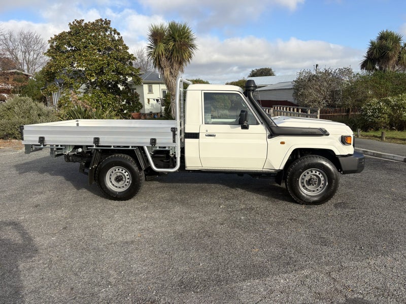 2025 Toyota Land Cruiser 70 LT 2.8DT 6AT 4WD SC... image 2