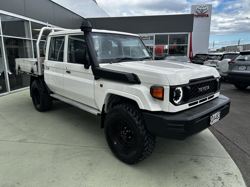 2025 Toyota Land Cruiser 70 LT 2.8DT Automatic... image 3