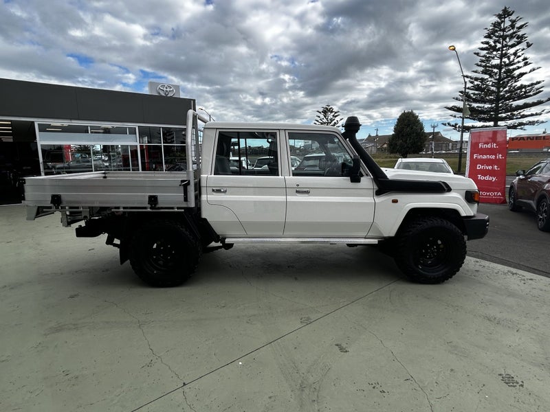 2025 Toyota Land Cruiser 70 LT 2.8DT Automatic... image 5