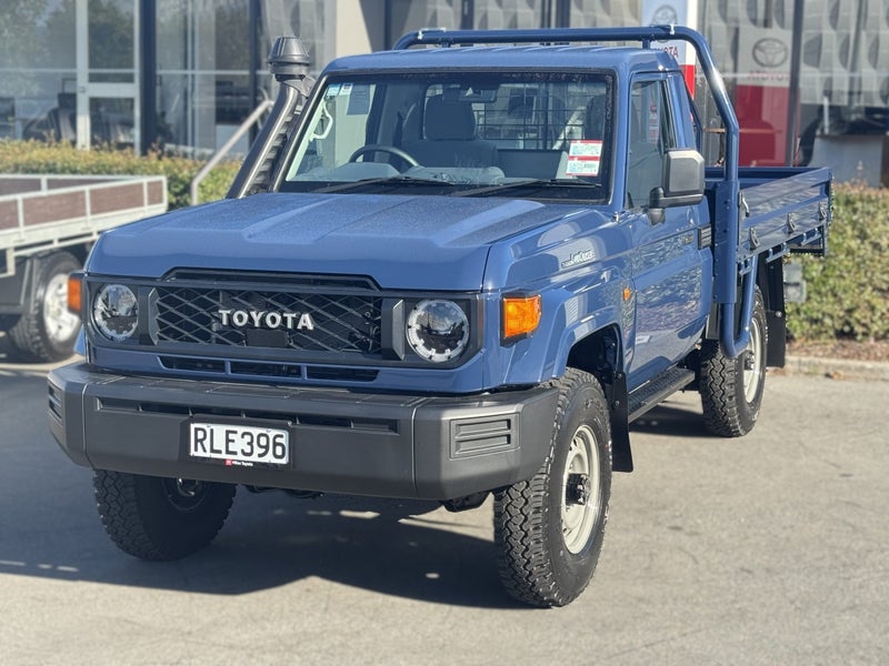 2025 Toyota Land Cruiser 70 LT 2.8L 4WD/4X4, Au... image 3