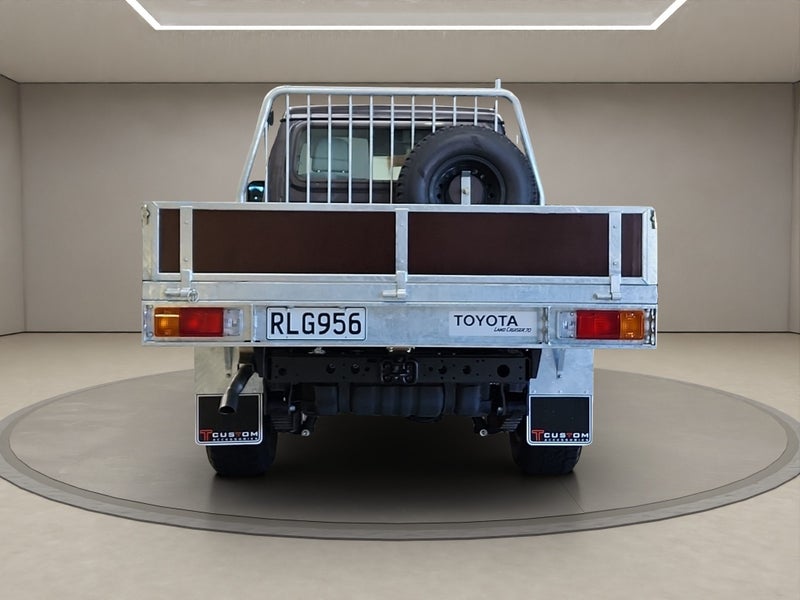 2025 Toyota Land Cruiser 70 LT 2.8L Diesel Turb... image 3