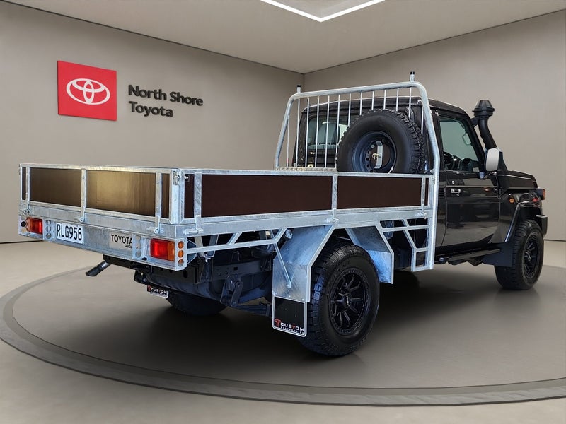 2025 Toyota Land Cruiser 70 LT 2.8L Diesel Turb... image 5